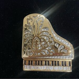 SWAROVSKI SIGNED PIN BROOCH PIANO GOLD PLATED WITH CLEAR CRYSTAL